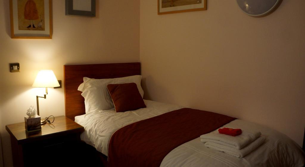 The Lyn Valley Guest House Линтон Номер фото